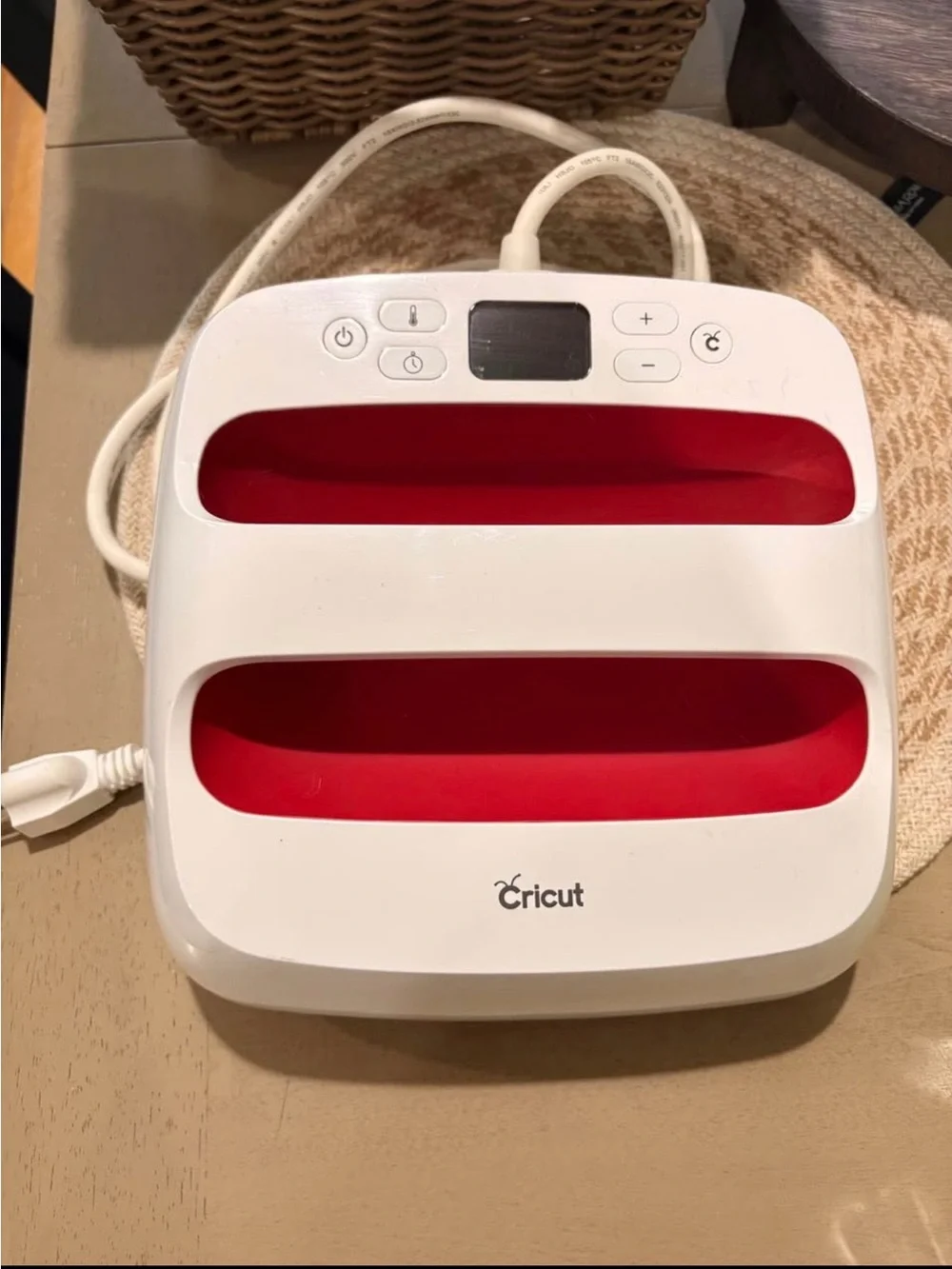 Cricut White and Red 9x9 Heat Press for Crafting